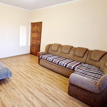 Apartment On Kravchuka, 11B Łuck Zewnętrze zdjęcie